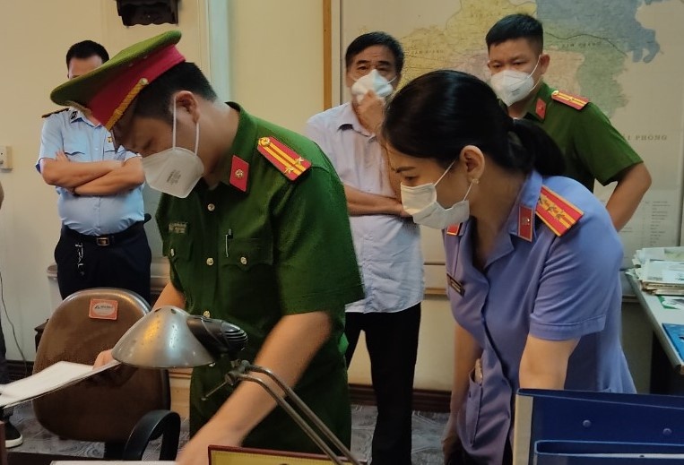 Nguyen quyen Cuc truong QLTT nhan tien lua chay viec the nao? hinh anh