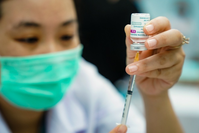 Hon 110.000 cong nhan o Hai Phong dang ky tiem vaccine Sinopharm hinh anh