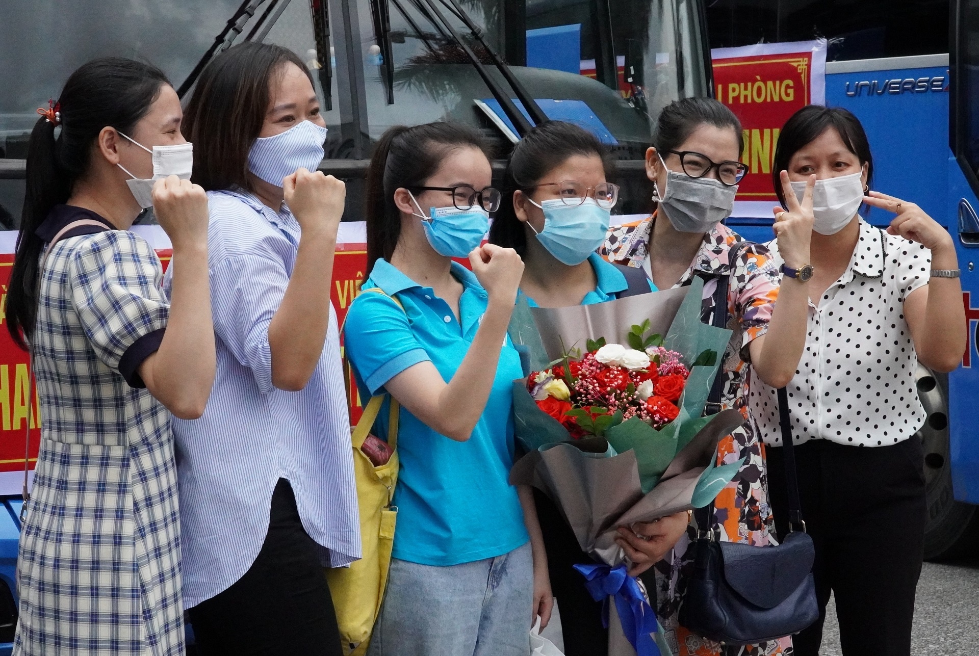 sinh vien Hai Phong chi vien TP.HCM anh 2