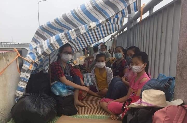 40 nguoi mac ket tren cau Trieu Duong anh 1