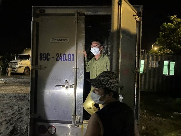 giau bo trong thung xe anh 1