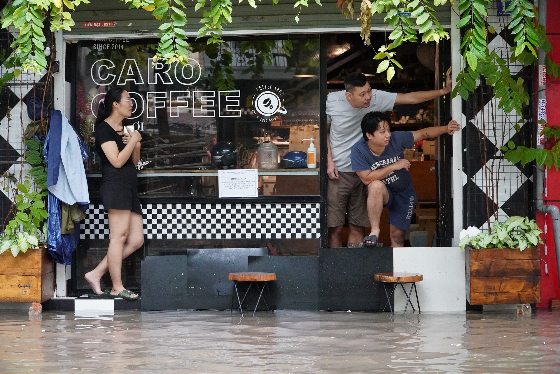 Hai Phong ngap anh 3