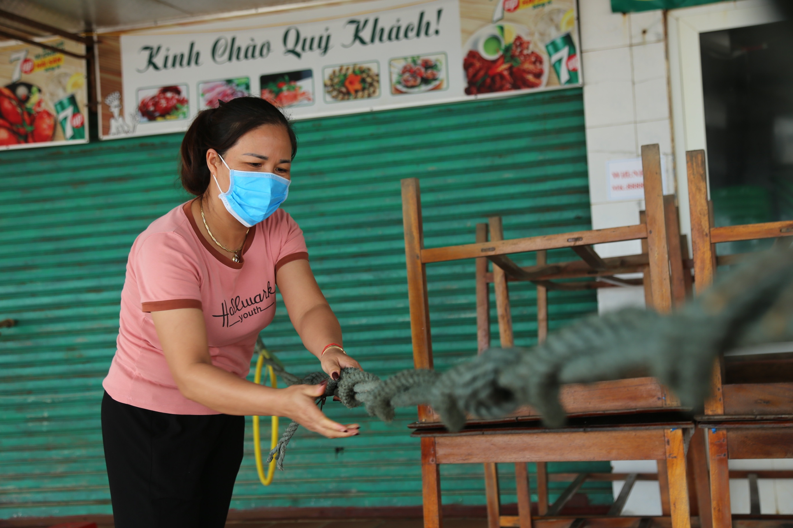 Mien Trung ung pho bao so 5 trong boi canh dich Covid-19 hinh anh