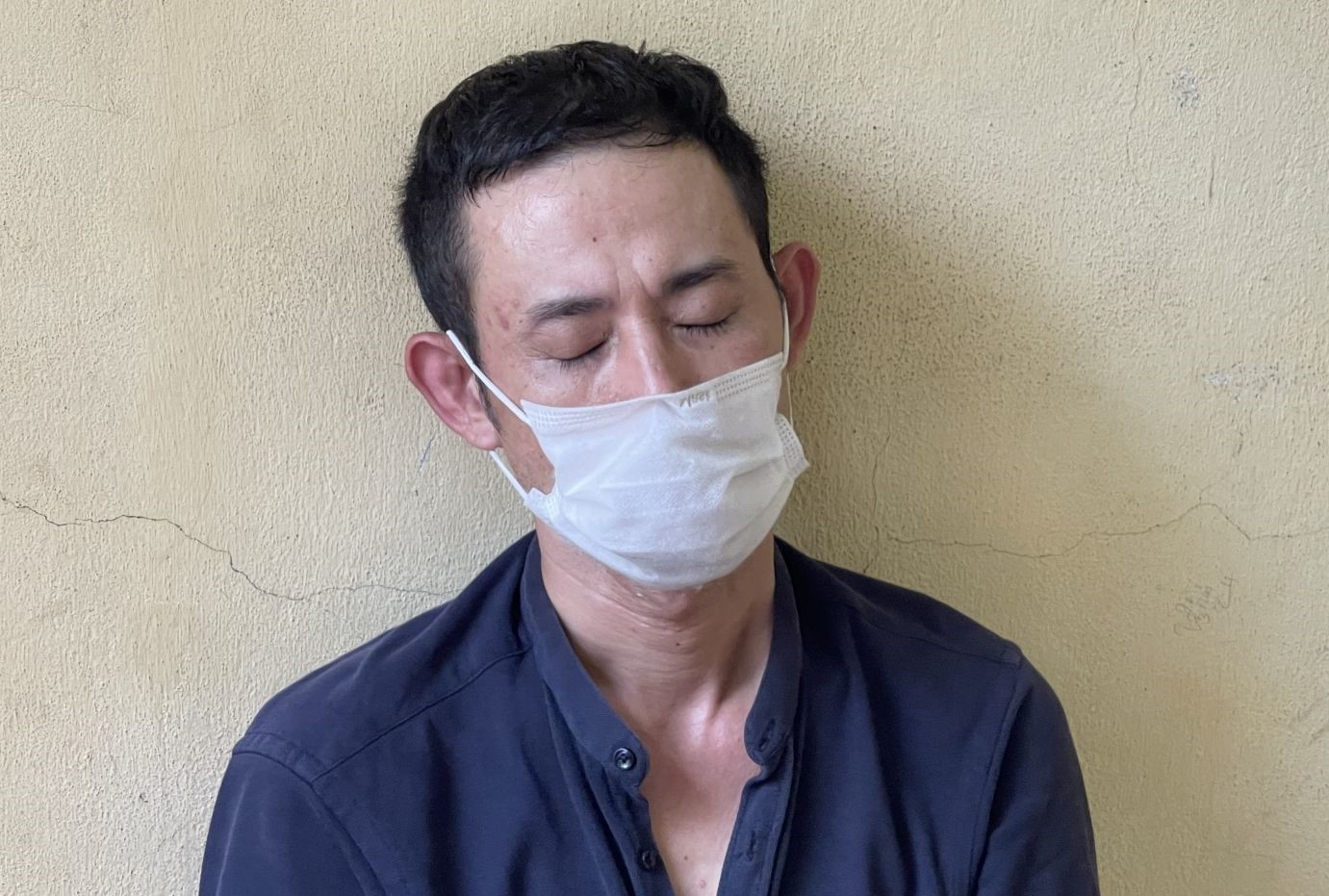 Goi ban den nha bay lac trong luc gian cach xa hoi hinh anh