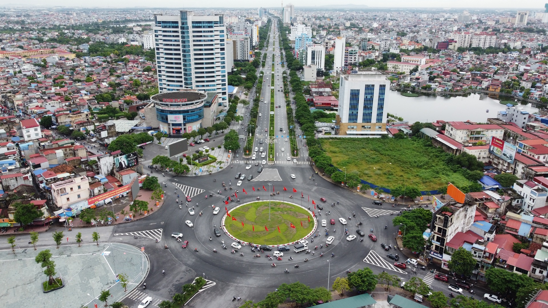 Hai Phong ngay dau ban tai cho anh 1