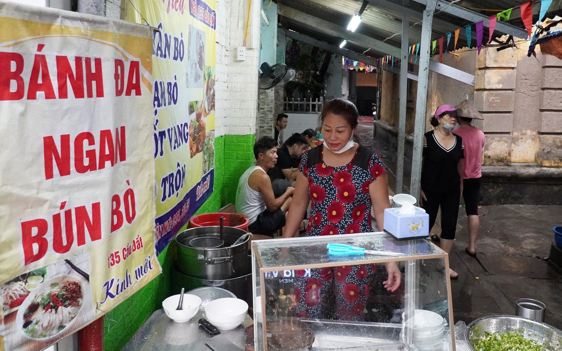 Hai Phong ngay dau ban tai cho anh 4
