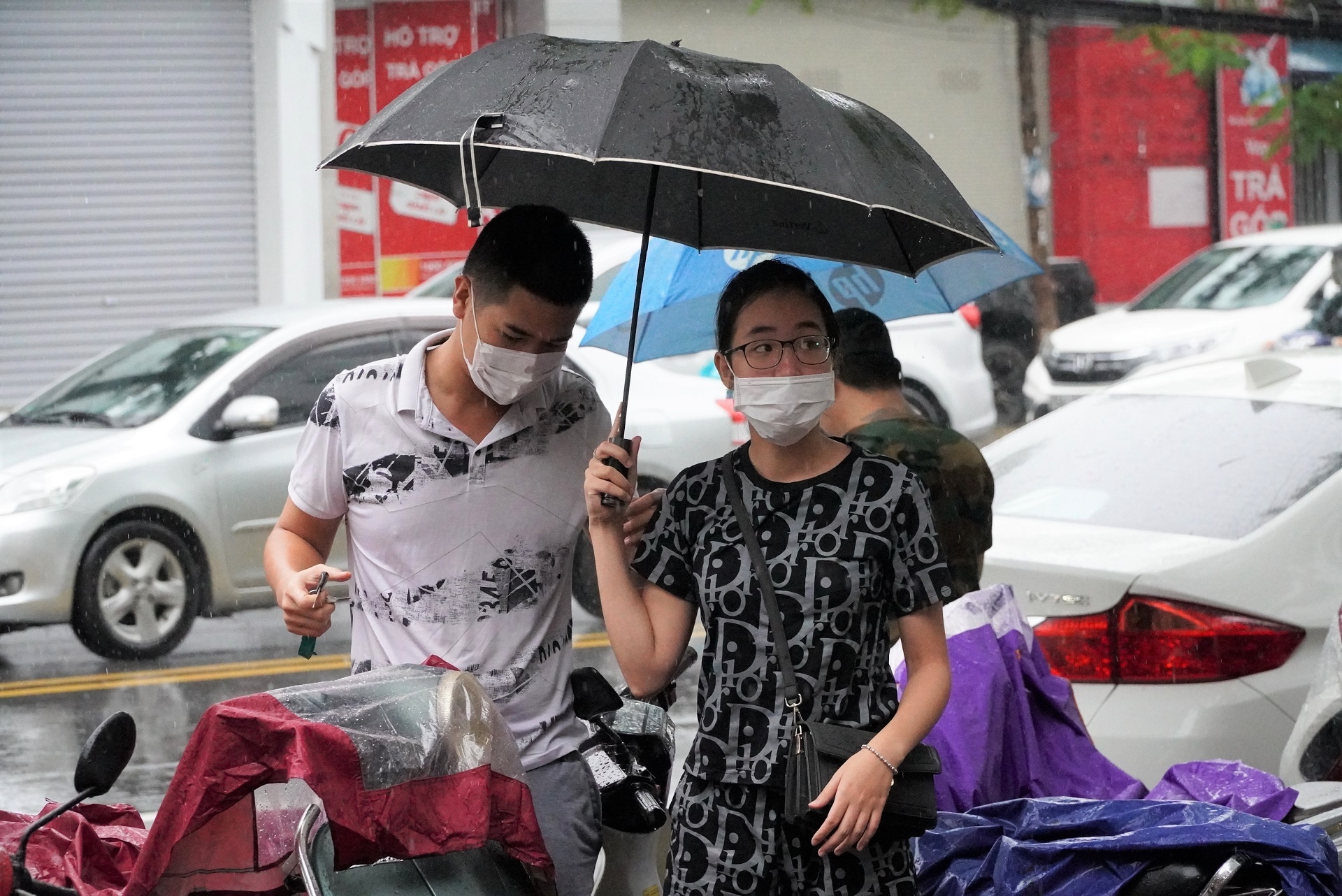 Hai Phong ngay dau ban tai cho anh 2