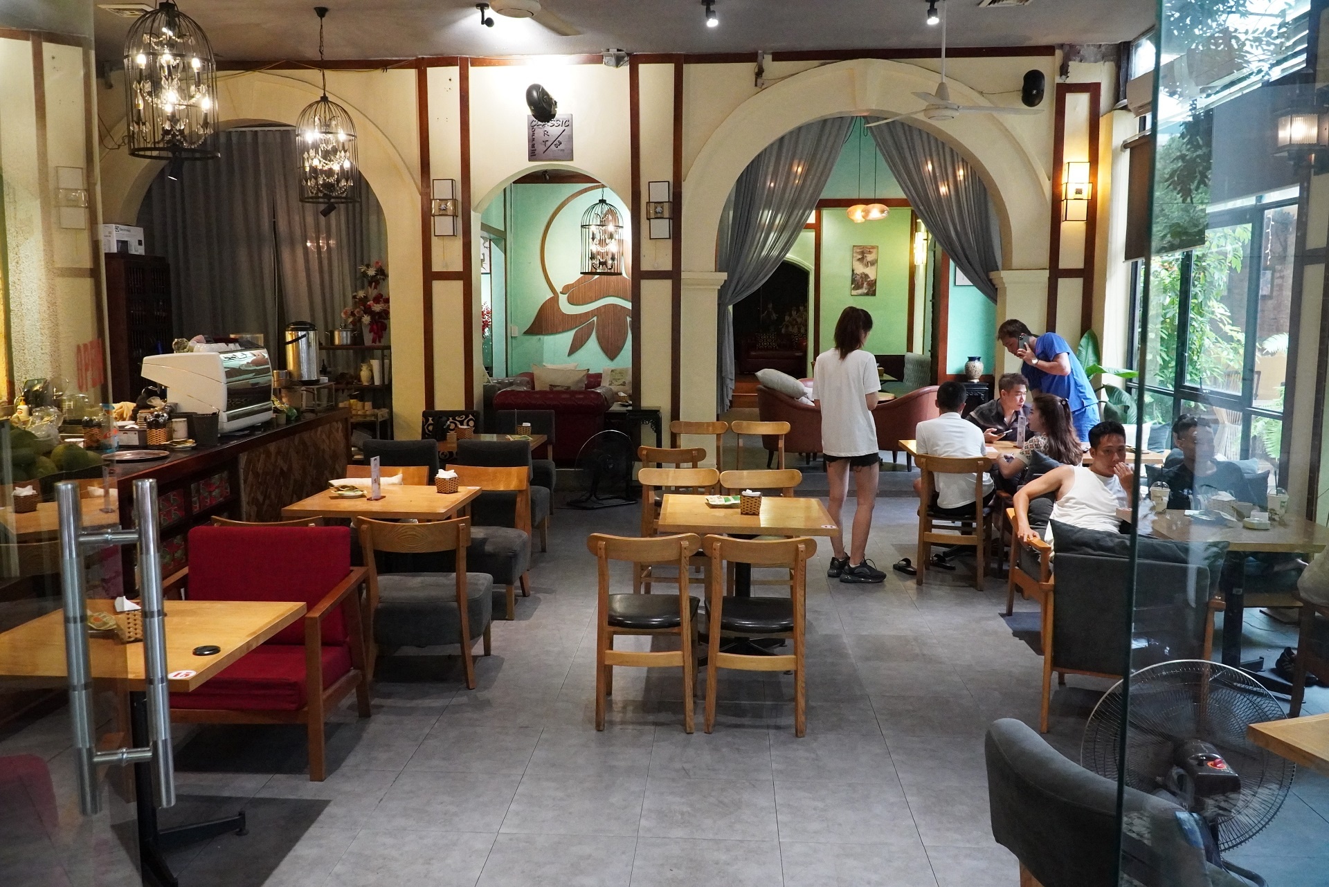 Hai Phong ngay dau ban tai cho anh 6