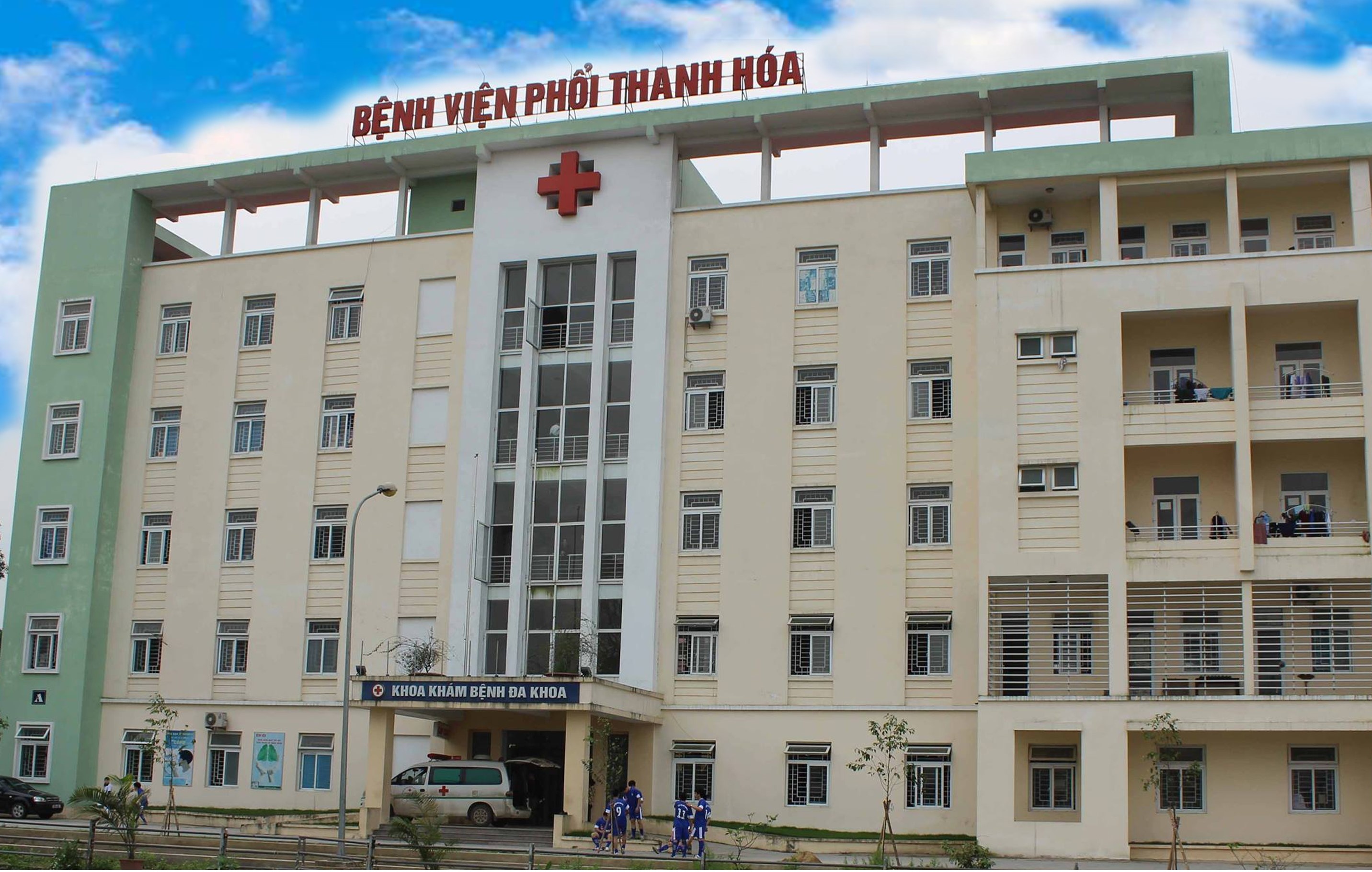 Thanh Hoa phong toa Benh vien dieu tri Covid-19 so 1 hinh anh