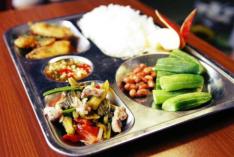 Xac minh thong tin thuc an cua cong nhan o Hai Phong co san hinh anh