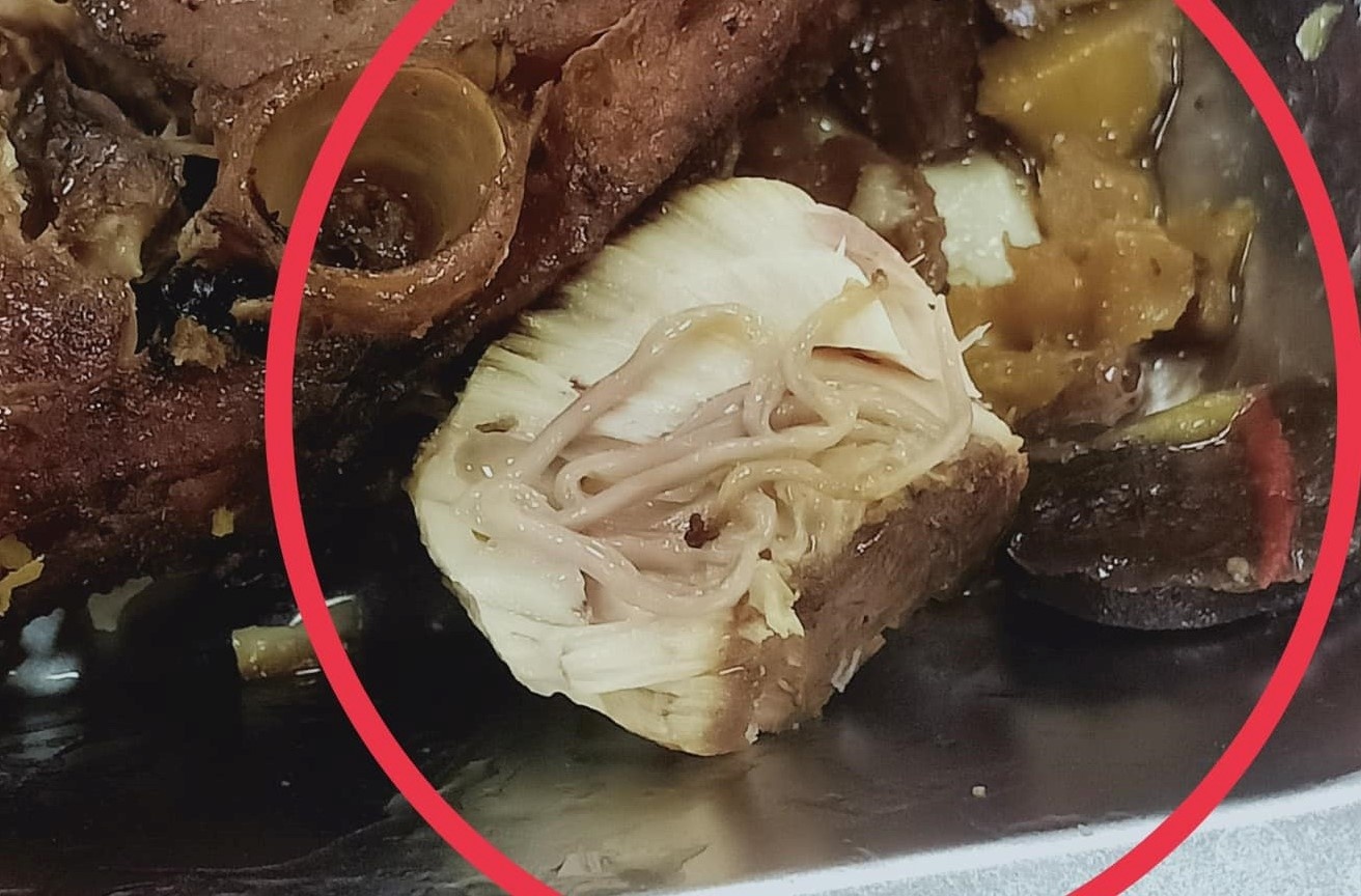 bua an cong nhan nghi co san anh 1