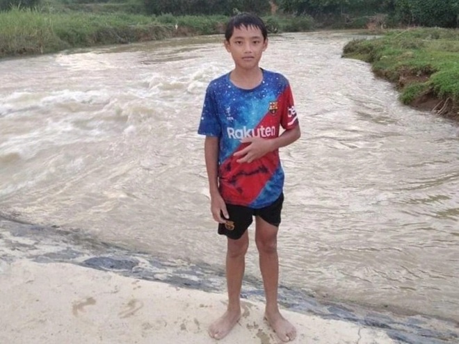 nam sinh lop 7 cuu nguoi anh 1