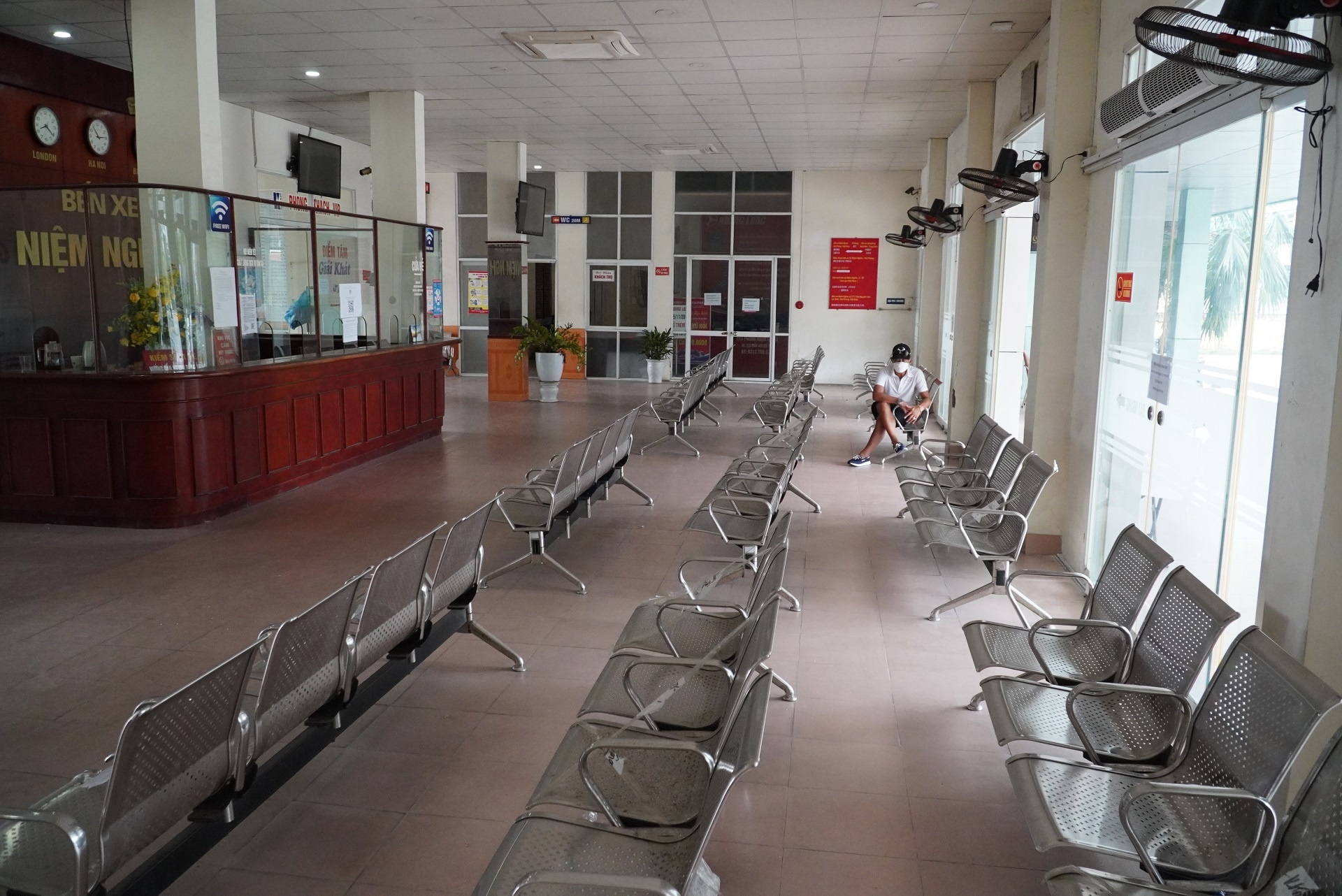 Ngay cuoi tai ben xe Niem Nghia anh 5