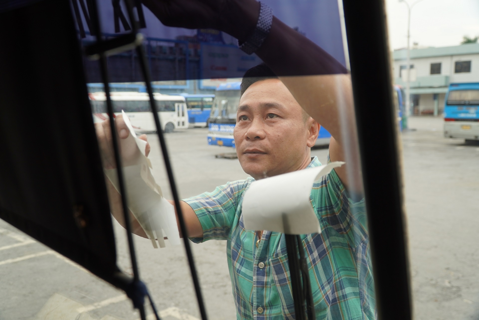 Ngay cuoi tai ben xe Niem Nghia anh 8