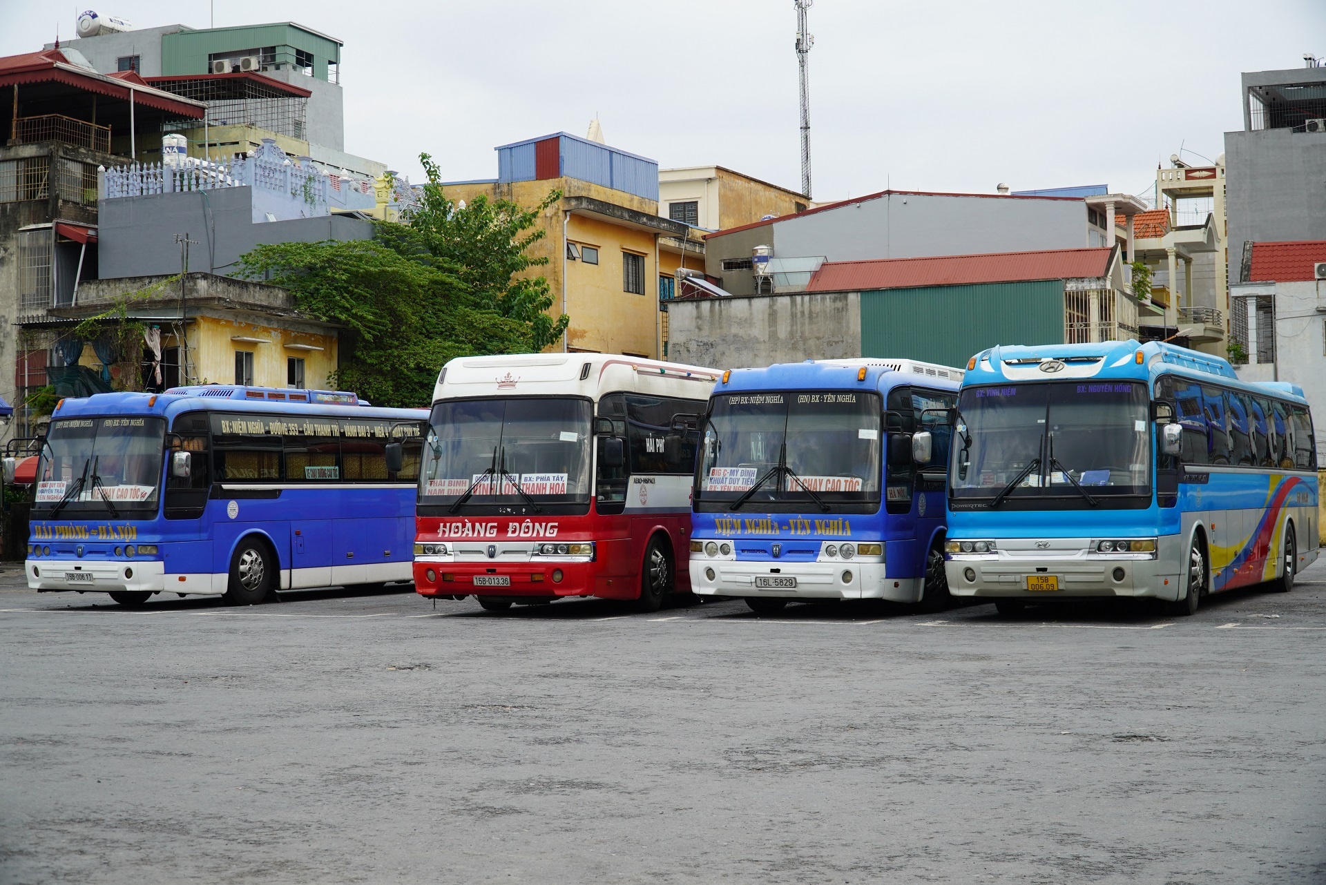 Ngay cuoi tai ben xe Niem Nghia anh 4