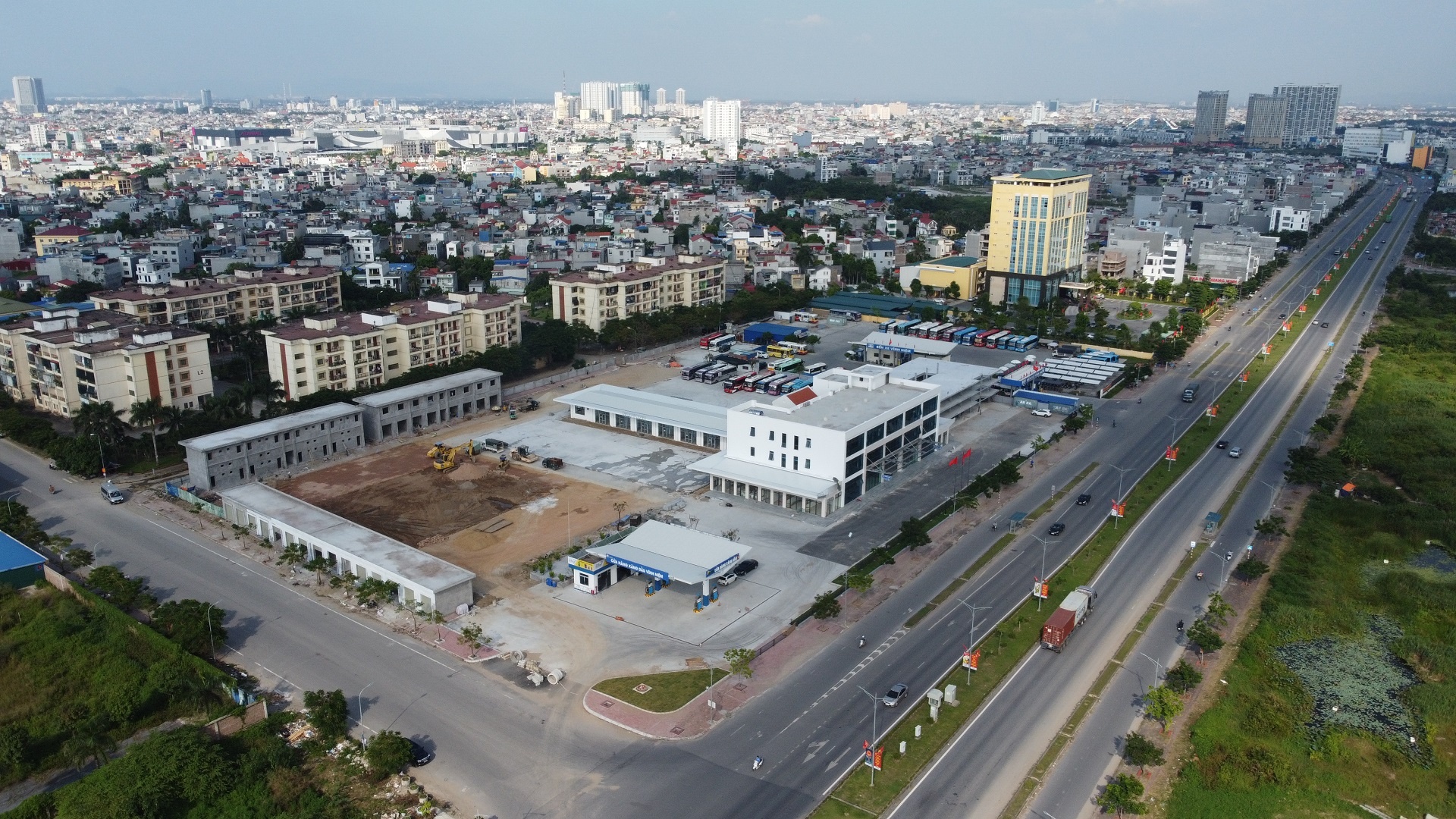 ben xe vinh niem hien dai anh 1