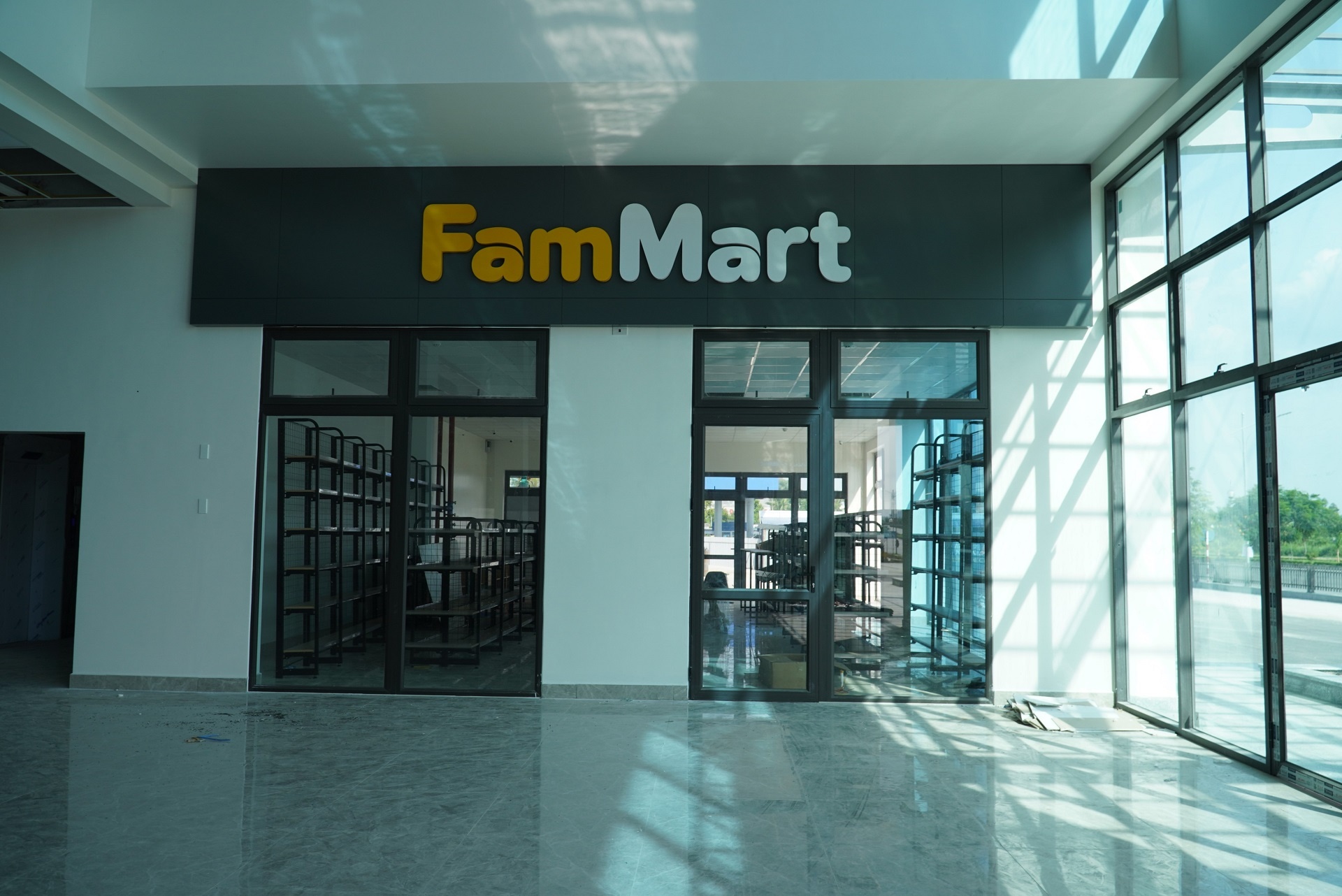 ben xe vinh niem hien dai anh 7