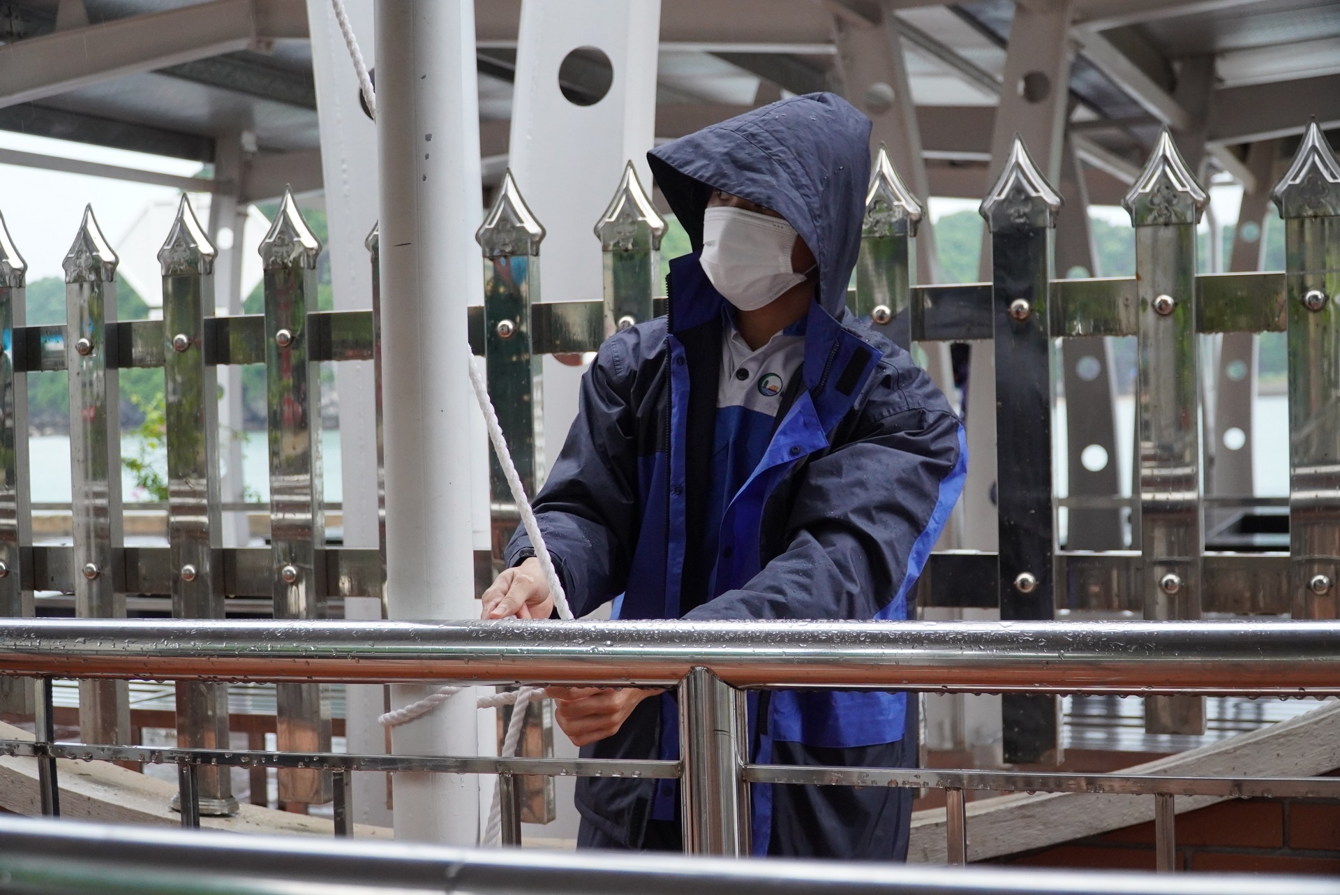 cat ba vang lang truoc bao anh 11