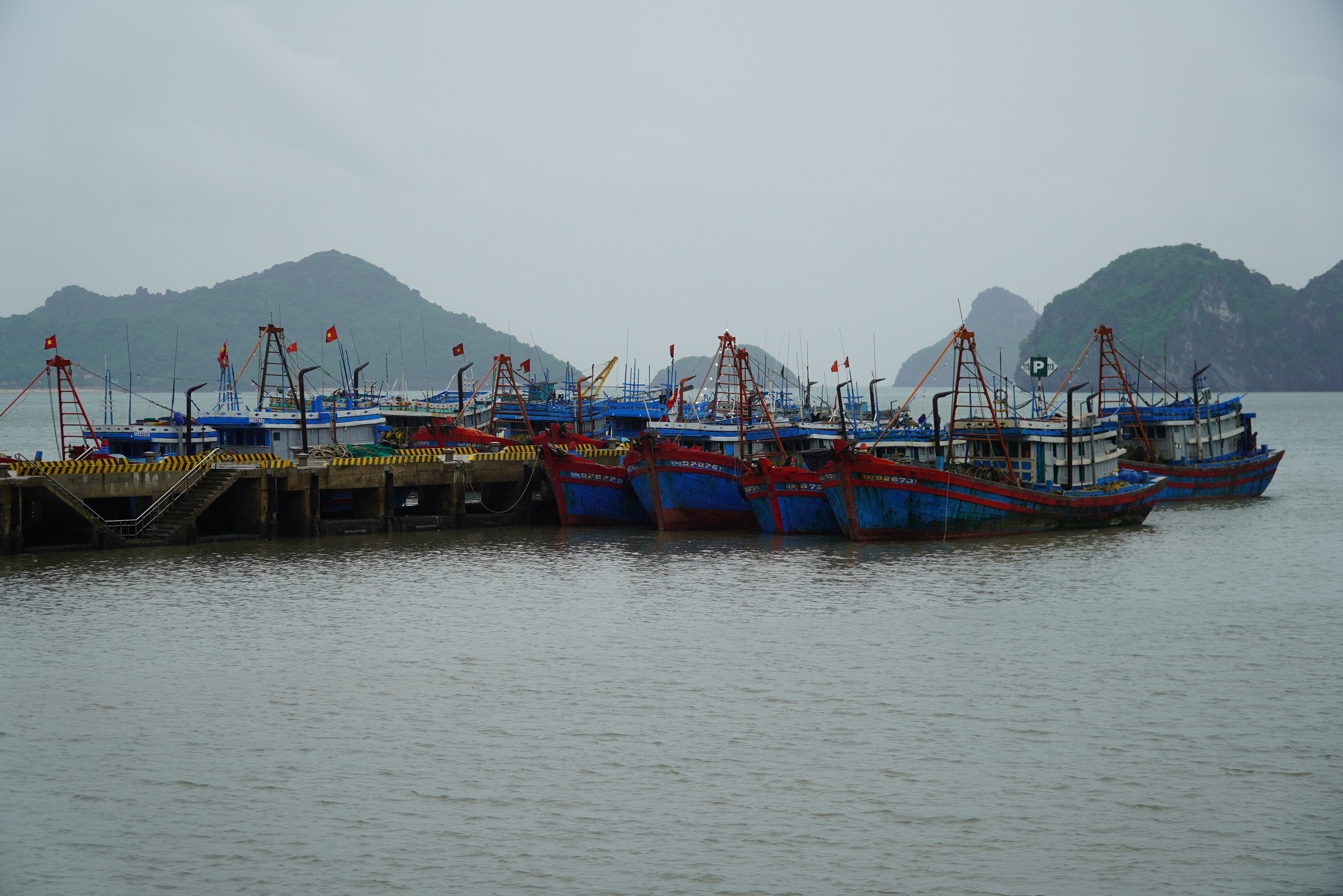 cat ba vang lang truoc bao anh 13