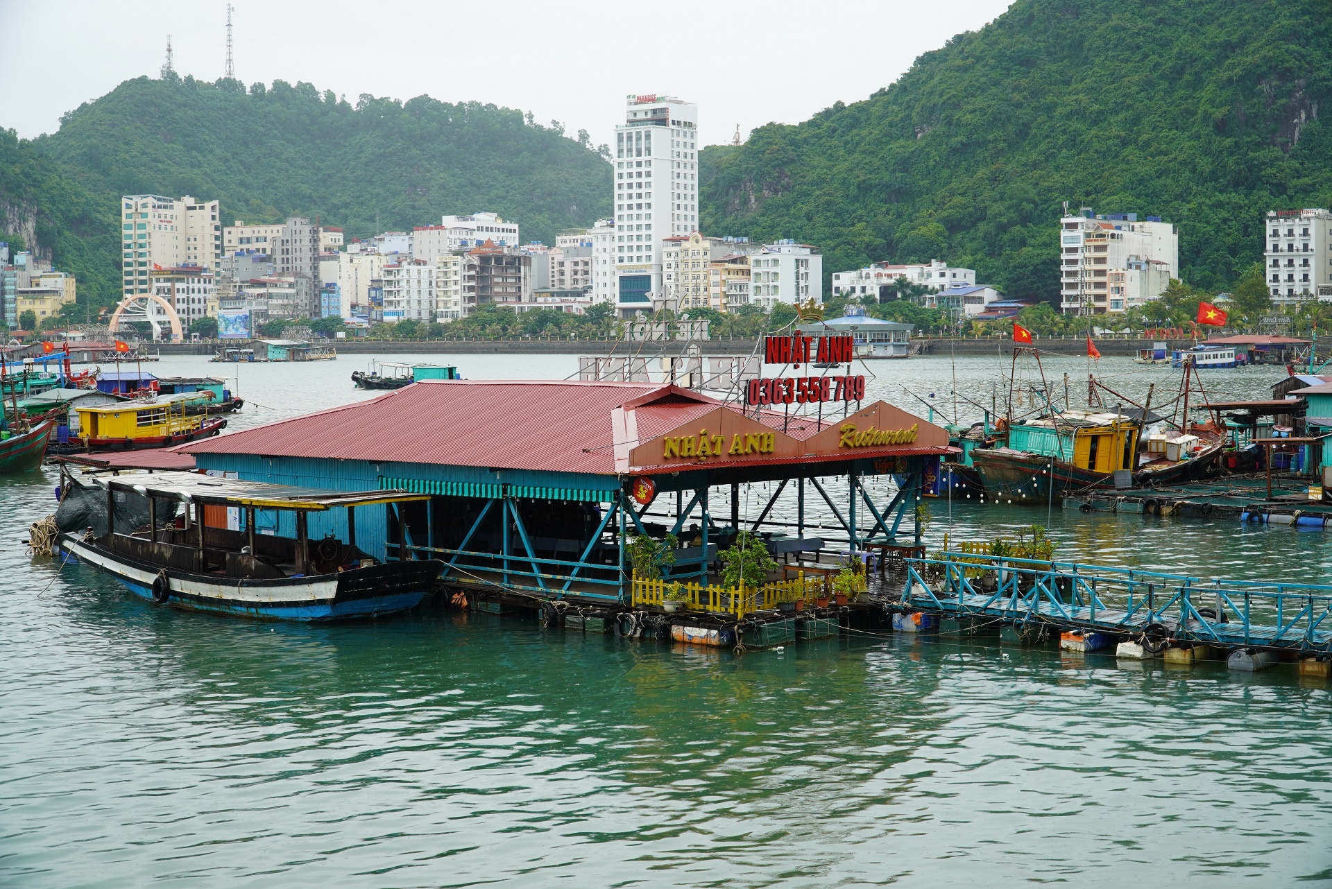 cat ba vang lang truoc bao anh 5