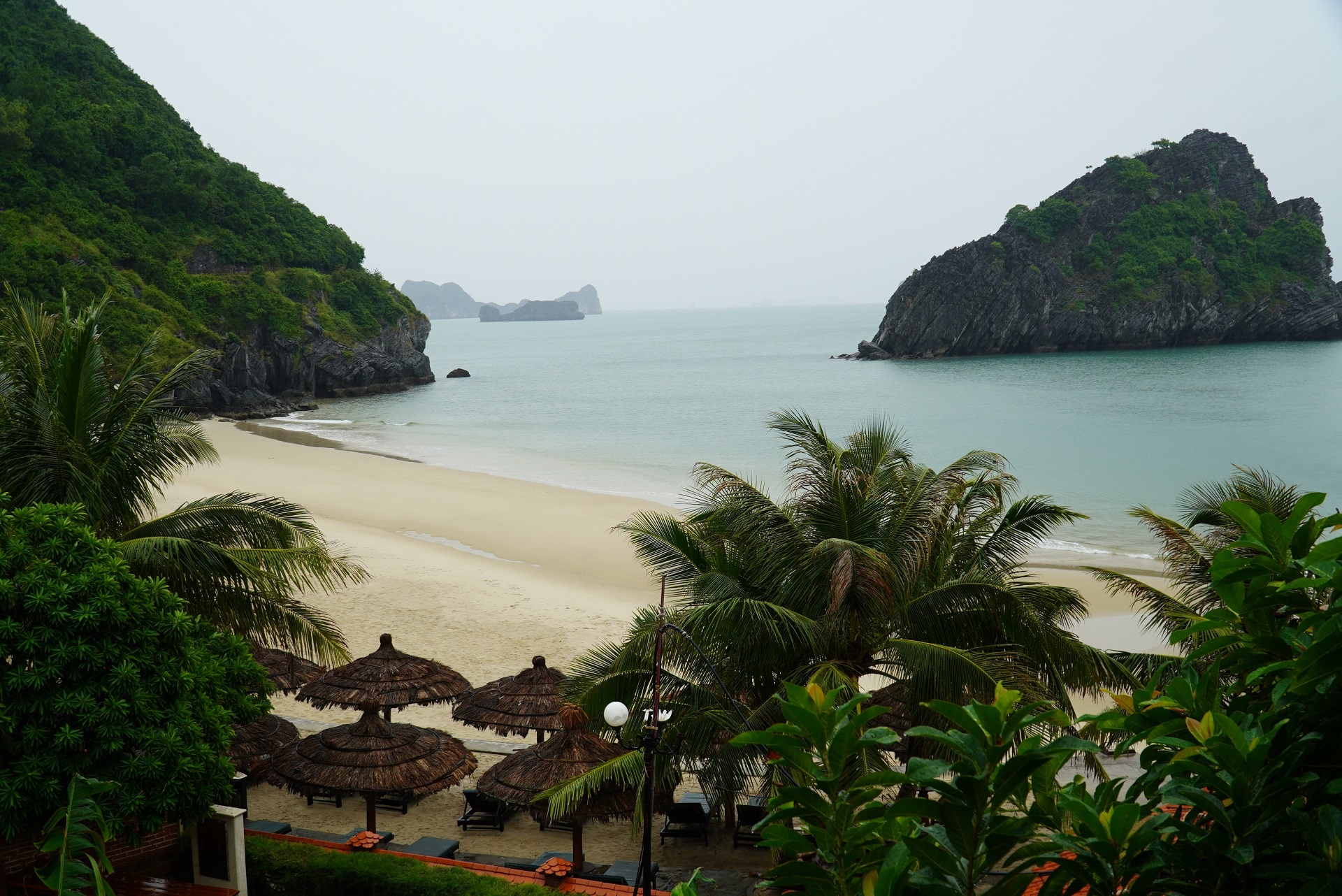 cat ba vang lang truoc bao anh 6