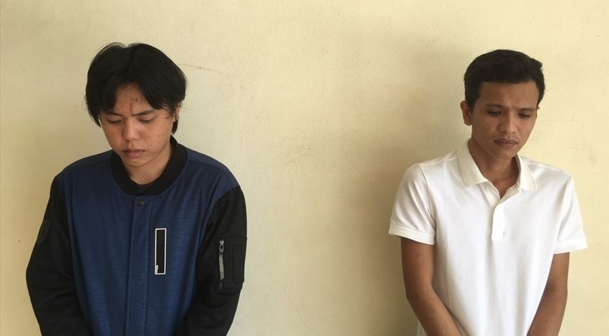 Be gai 14 tuoi ban dam anh 1