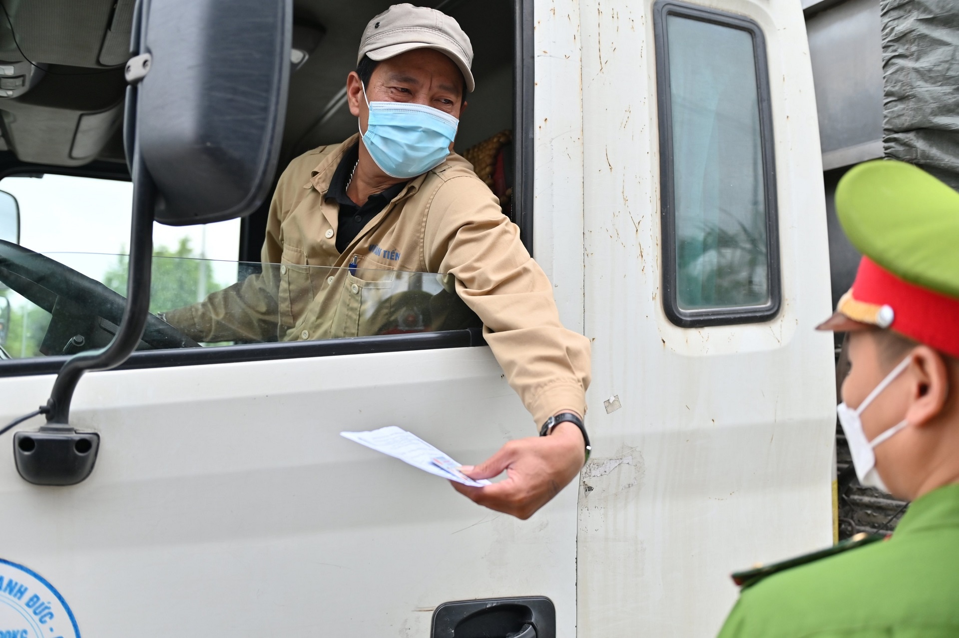 cac dia phuong kiem soat giay xet nghiem anh 4