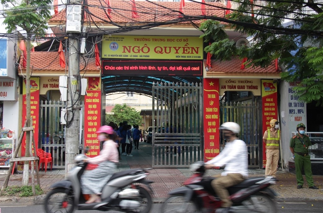 Mot hieu truong o Hai Phong bi bat hinh anh