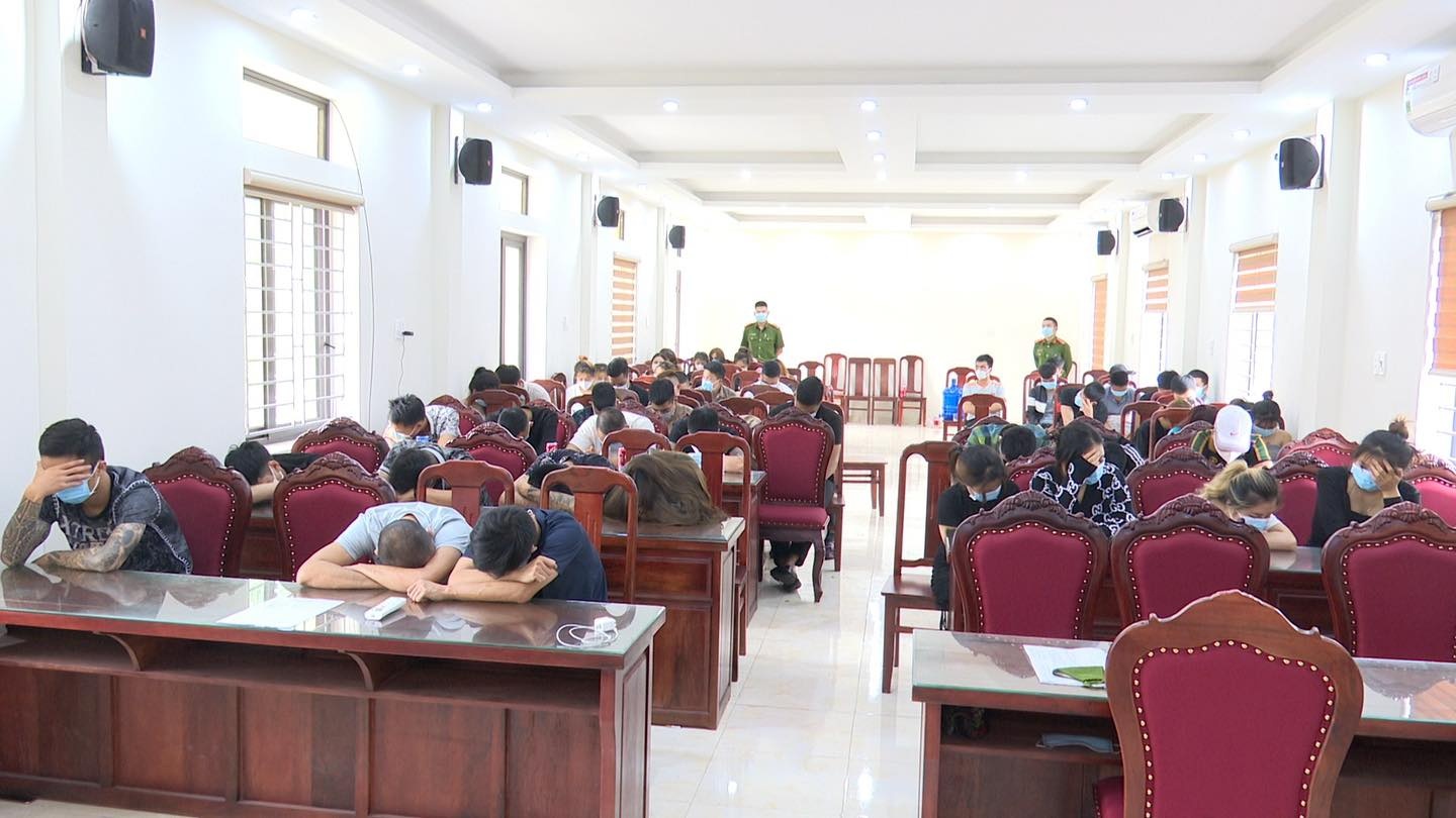 56 thanh niên dương tính ảnh 1 56 thanh nien duong tinh anh 1