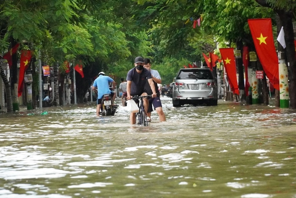 Hai Phong dua ra bien phap khac phuc tinh trang 'mua lon la ngap' hinh anh