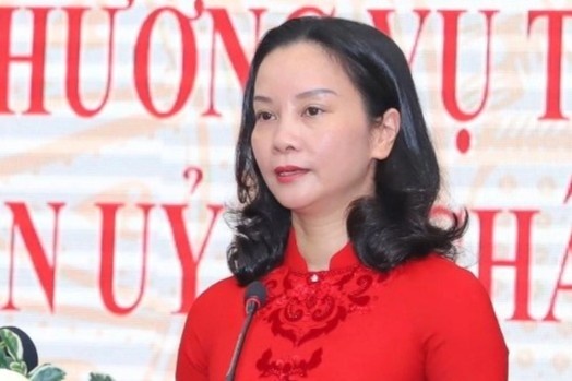 Ba Tran Thu Huong lam Bi thu Quan uy Le Chan hinh anh