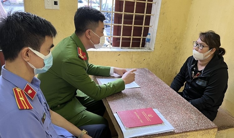 ban lan sai giong anh 1