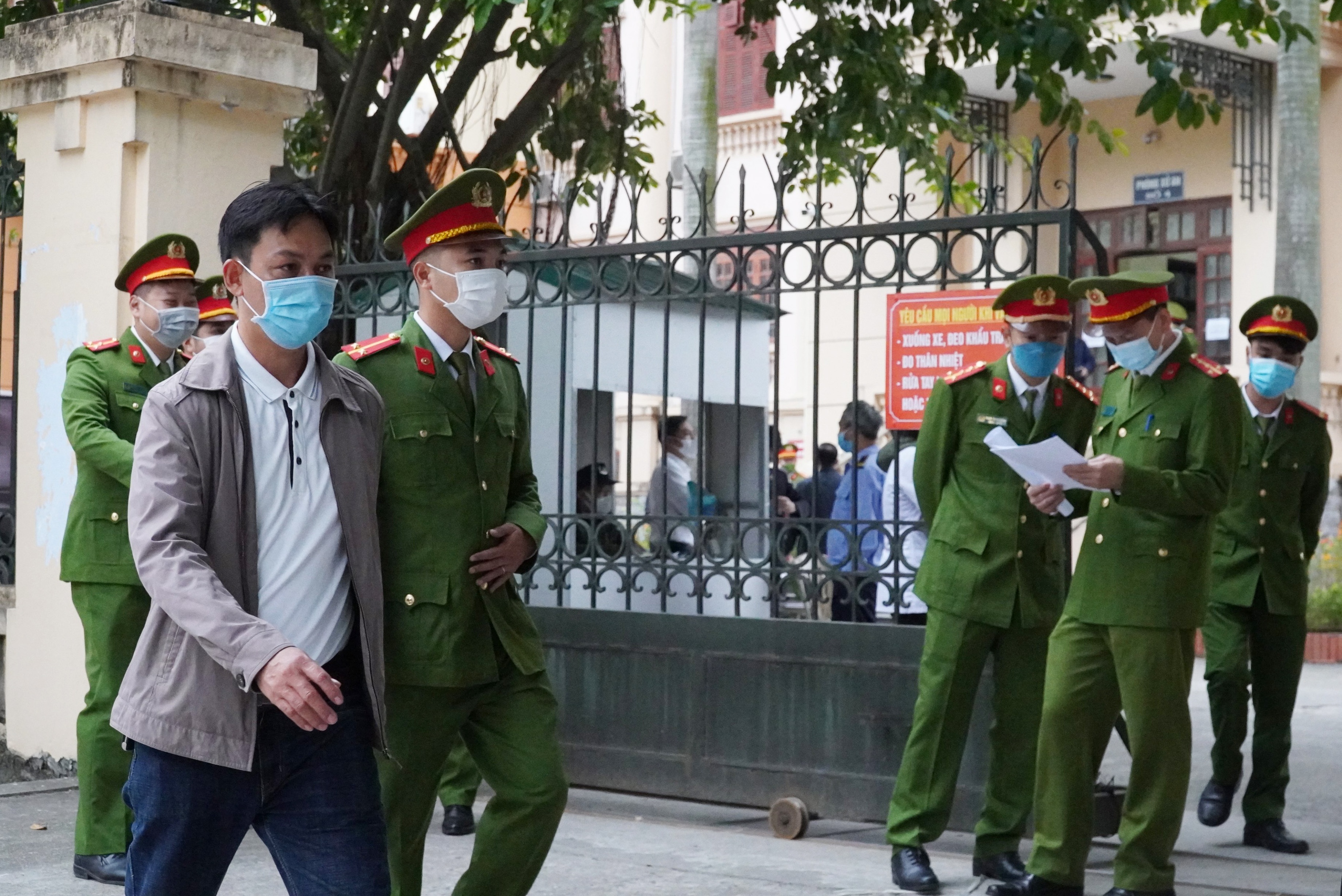 phien toa xu ke giet chu no anh 1