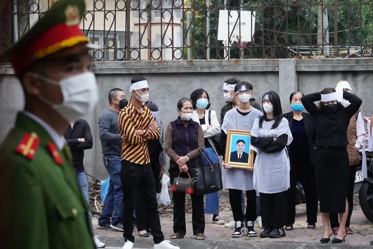 An ninh that chat tai phien xu vu giet chu no roi dot xac hinh anh