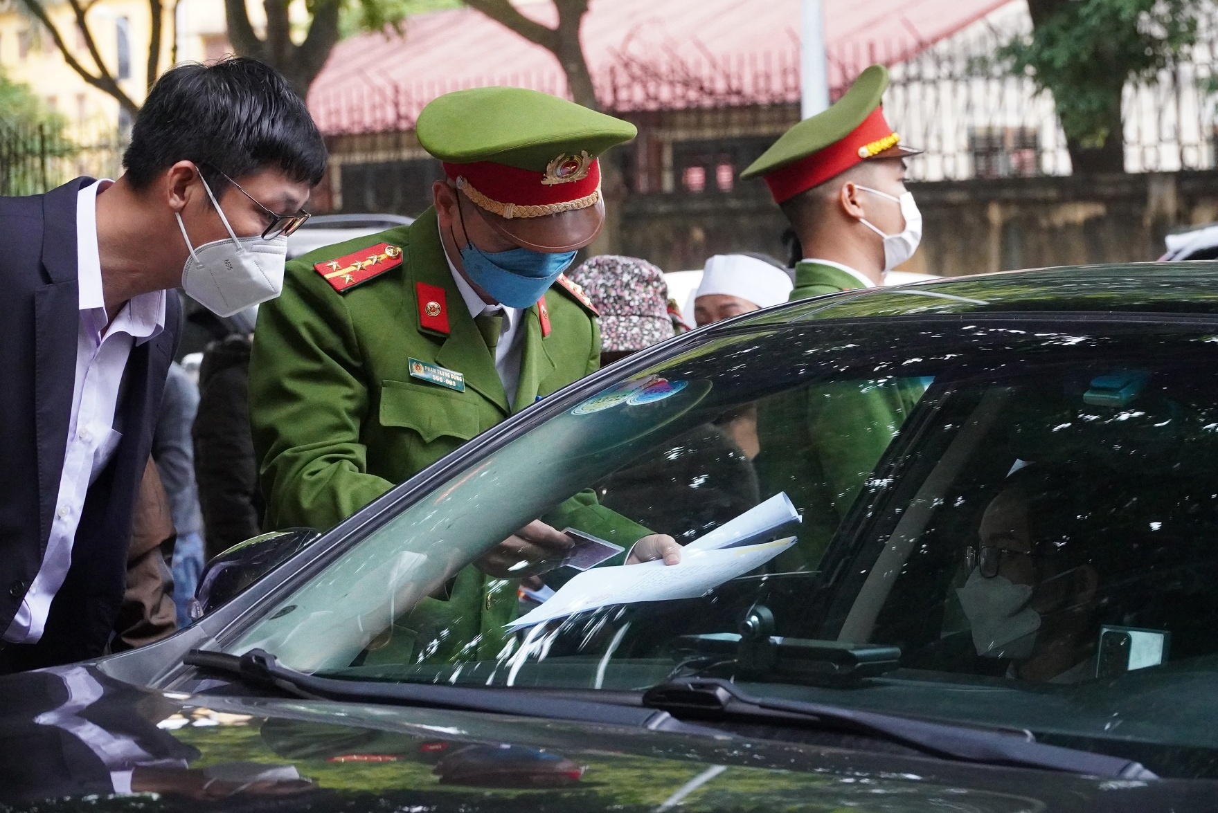 phien toa xu ke giet chu no anh 2