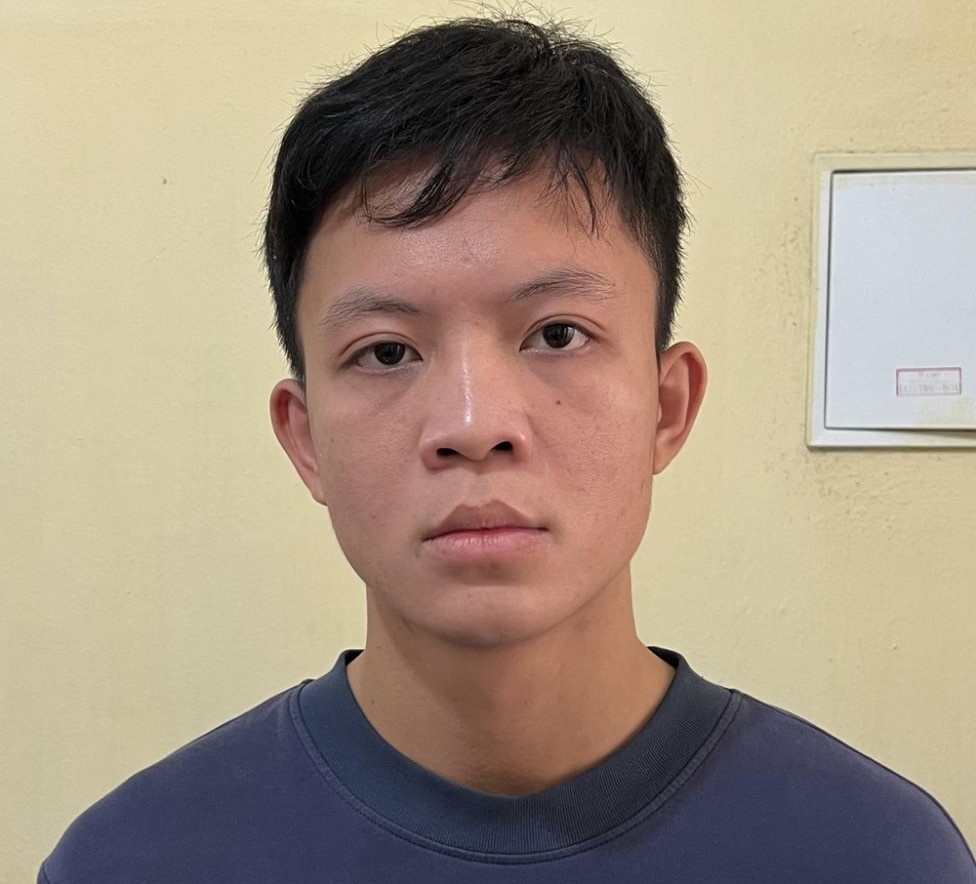 thanh nien cuop tiem vang anh 1