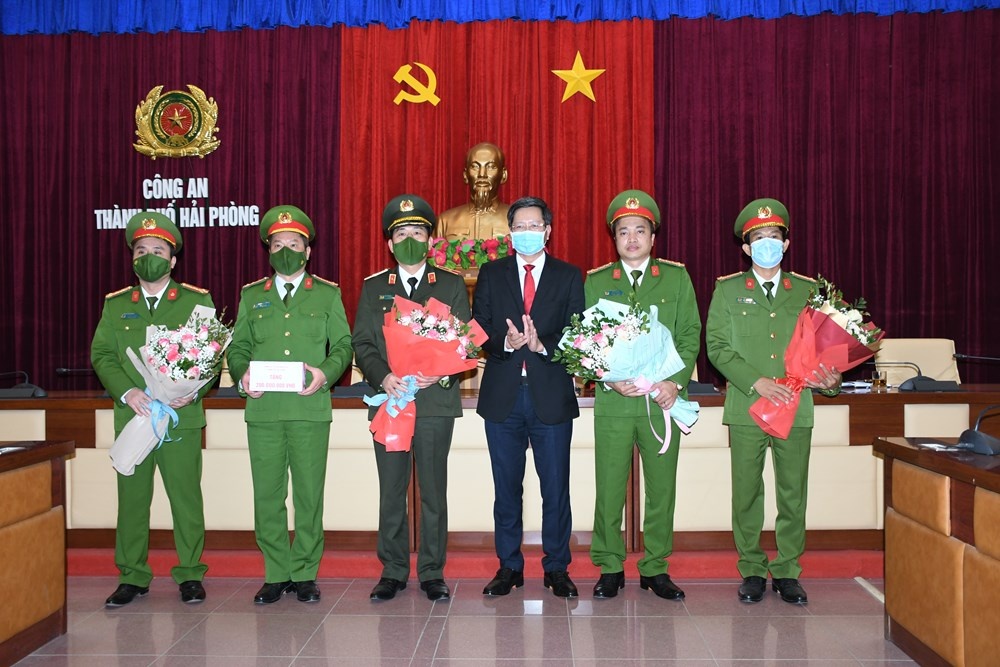 khai ke hoach cuop ngan hang anh 3