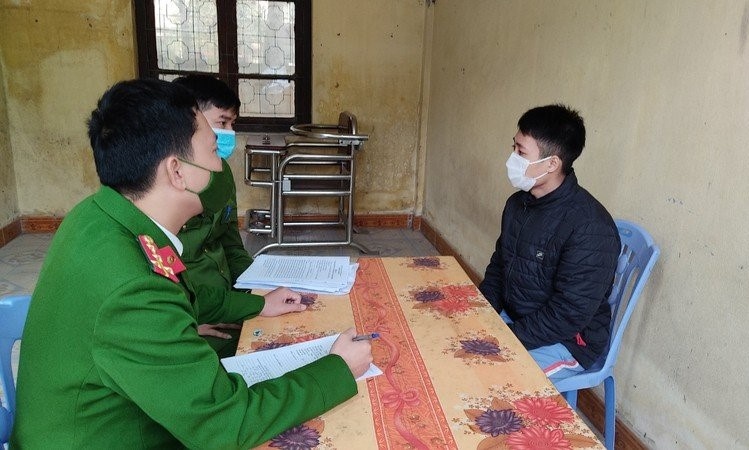 gia nu gioi cuop taxi anh 2