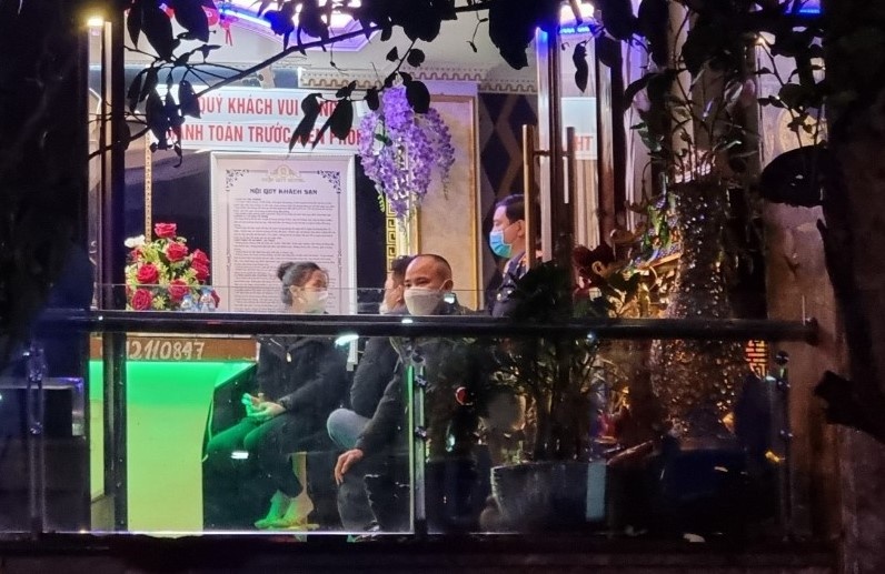 chu khach san bi bat giam anh 1