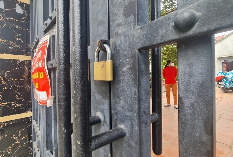 Ve Thanh Hoa an Tet, nhieu nguoi dan bi khoa cong nha hinh anh