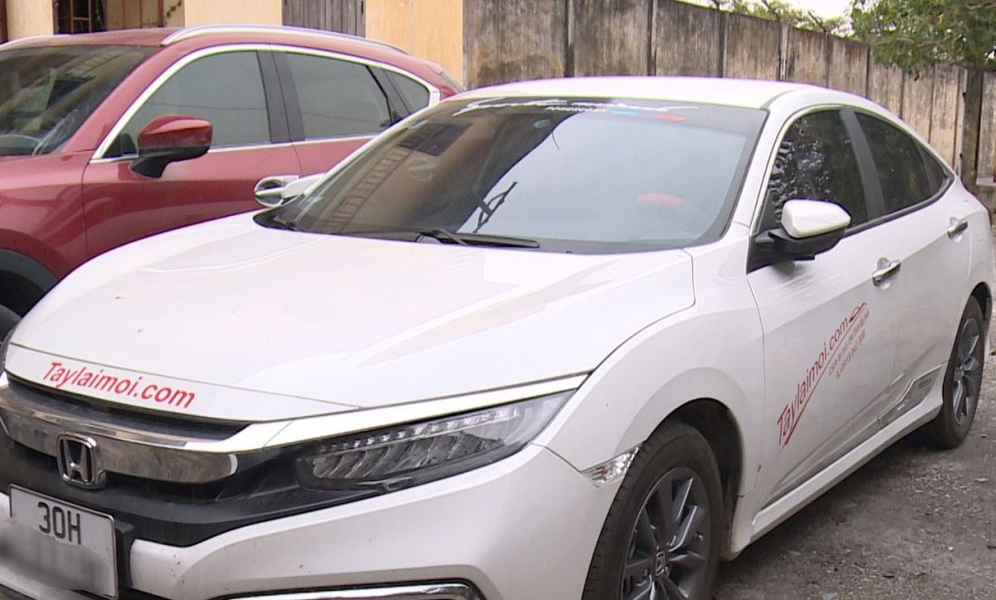 vu bat chu khach san 7 tang anh 2