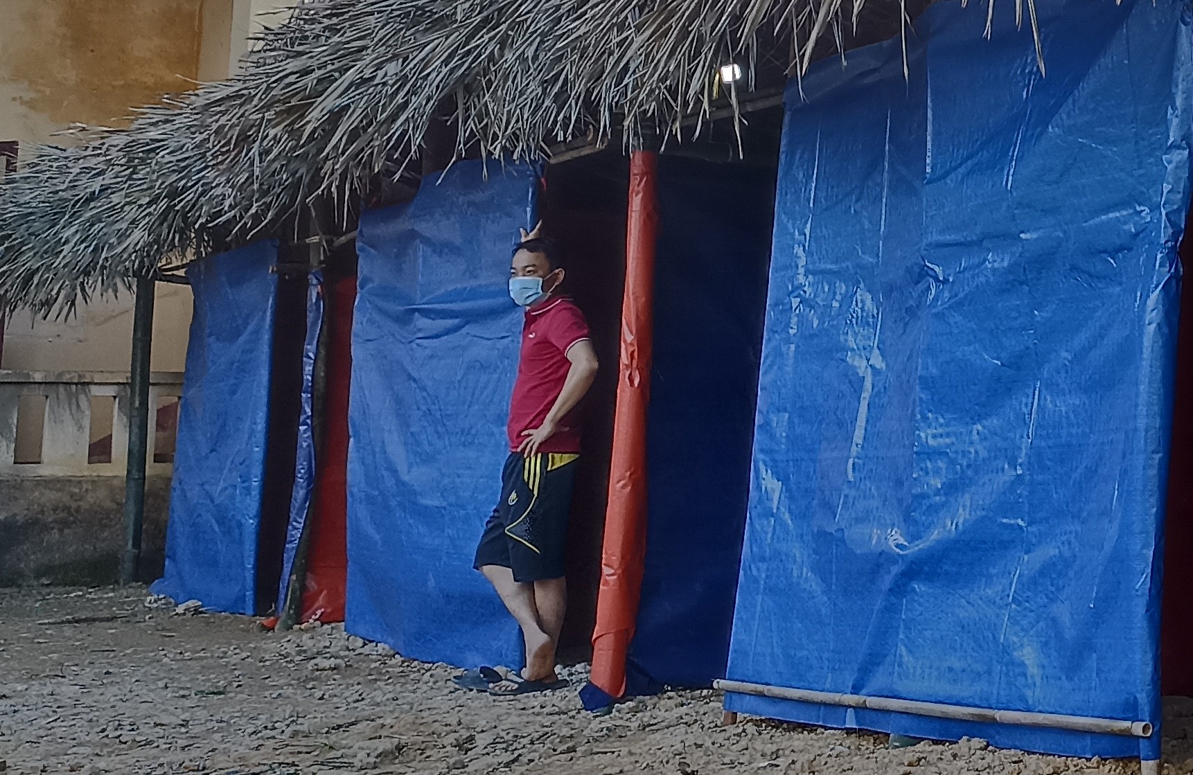 Chu tich huyen o Thanh Hoa noi gi ve day leu cach ly nguoi hoi huong hinh anh