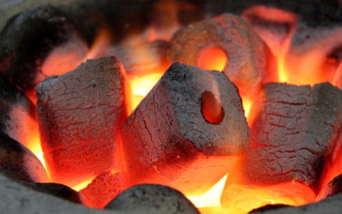 Chong tu vong, vo nguy kich vi dot than suoi am hinh anh