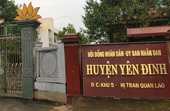 Pho chu tich huyen Yen Dinh bi khoi to hinh anh