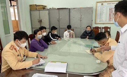 canh sat bat dua xe anh 1