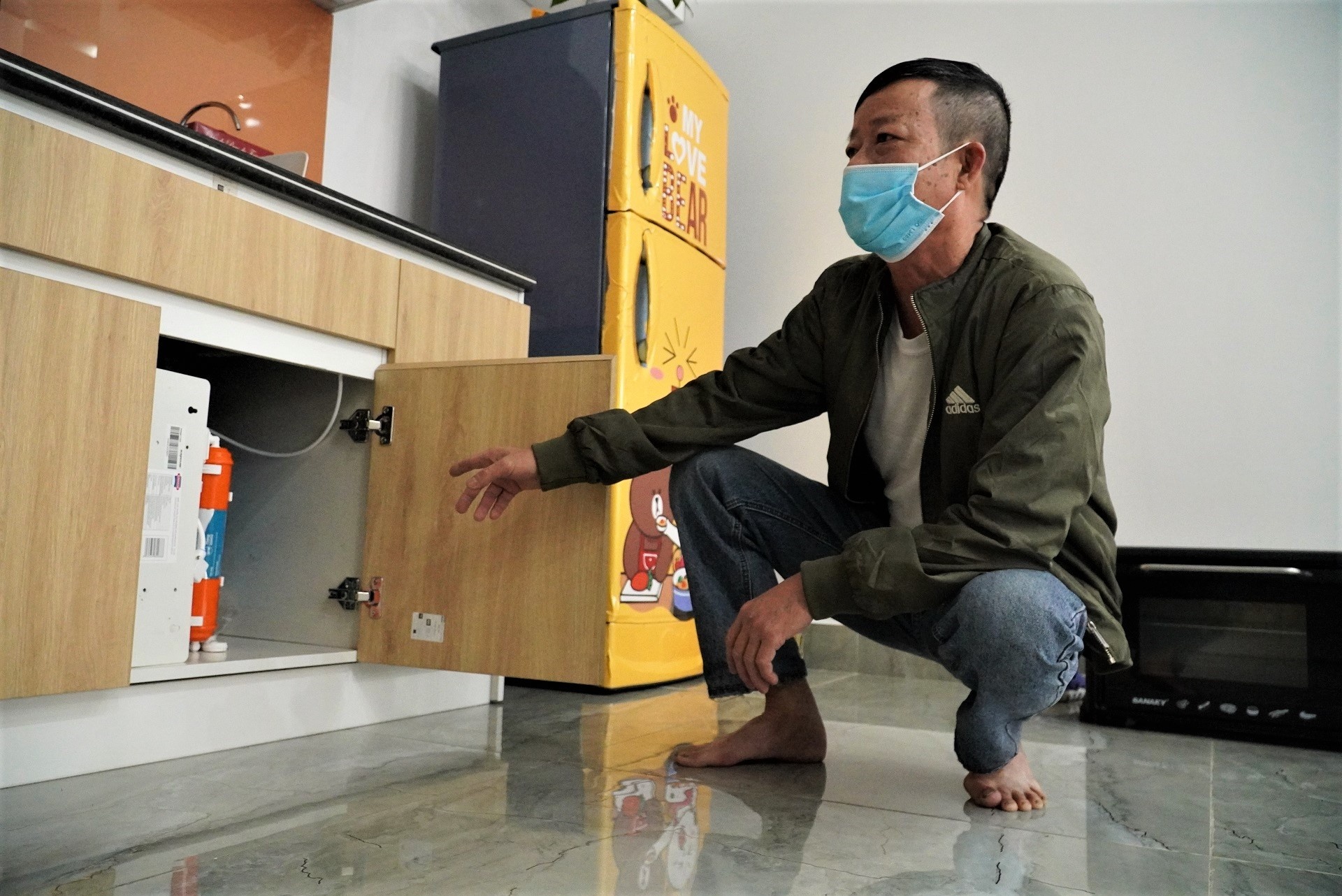 Ke gian cat trom cap dien, hang chuc ho dan hu hong thiet bi hinh anh