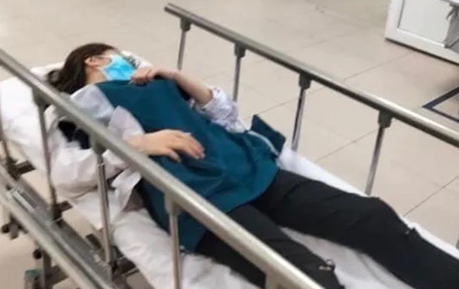 Nu sinh Hai Phong hen danh nhau vi mau thuan trong luc di rua tay hinh anh