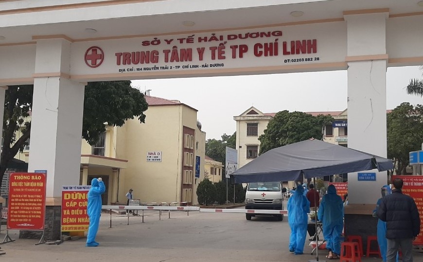 Be 2 tuoi va me tu vong tai Trung tam Y te Chi Linh hinh anh