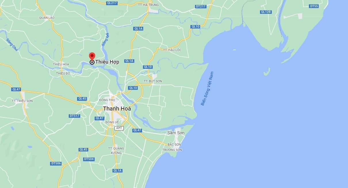 nam nu sinh duoi nuoc anh 2