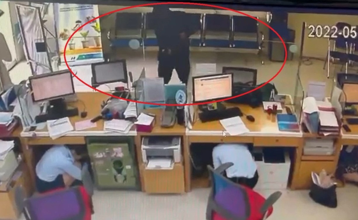 Nghi pham cuop ngan hang o Hai Phong khai gi? hinh anh